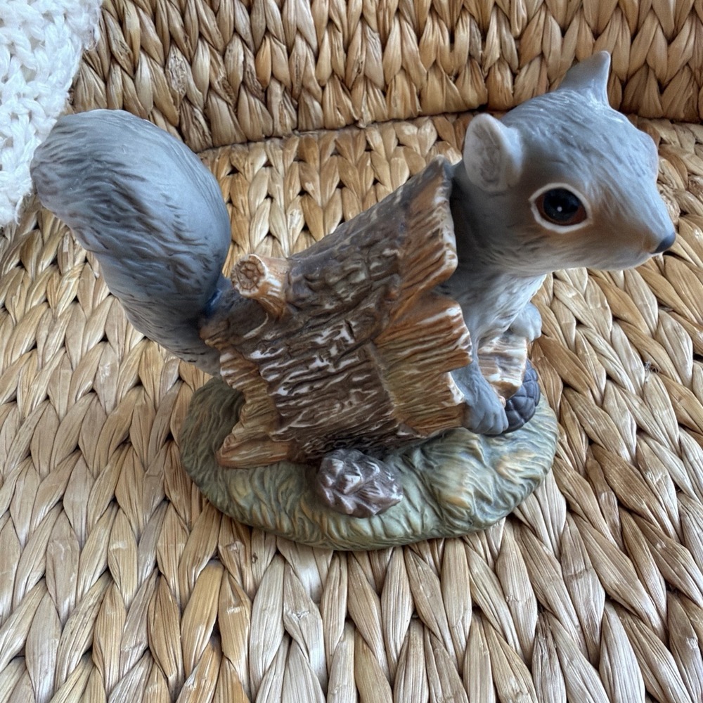 Vintage 1986 Homco Squirrel In A Log.  Masterpiece Porcelain.